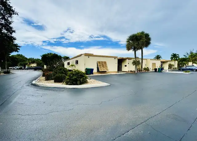 Property at 6950 Sharpecroft Ct Unit 6950, Miami Lakes, FL, 33014, 2 beds, 2 baths, [object Object]