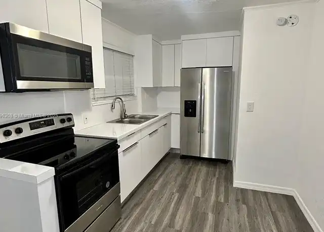 Property at 706 S F St Unit REAR, Lake Worth Beach, FL, 33460, 2 beds, 1 bath, [object Object]