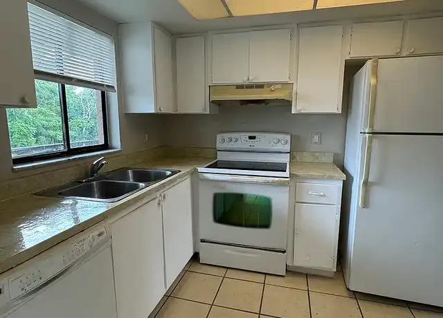 Property at Dolphin Run - 2310 Maple Ave, Fort Myers, FL, 33901, 2 beds, 1 bath, [object Object]