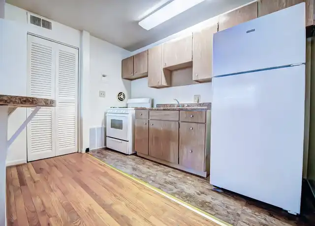 Property at Hickory Heights Apartments - 4221 Hickory Ave, Baltimore, MD, 21211, 2 beds, 1 bath, [object Object]