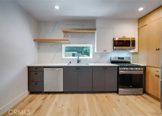 Property at 6201 La Mirada Ave Unit 6, Los Angeles, CA, 90038, 2 beds, 2 baths, [object Object]