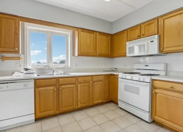 Property at 4534 N Cumberland Ave, Harwood Heights, IL, 60656, 1 bed, 1 bath, [object Object]