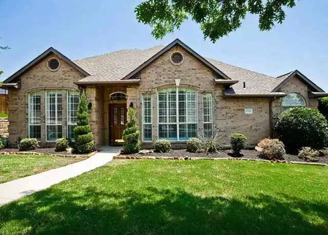 Property at 9702 Valley Lake Ct, Irving, TX, 75063, 4 beds, 3 baths, [object Object]