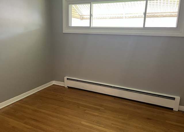 Photo of 4835 Oak Center Dr, Oak Lawn, IL 60453