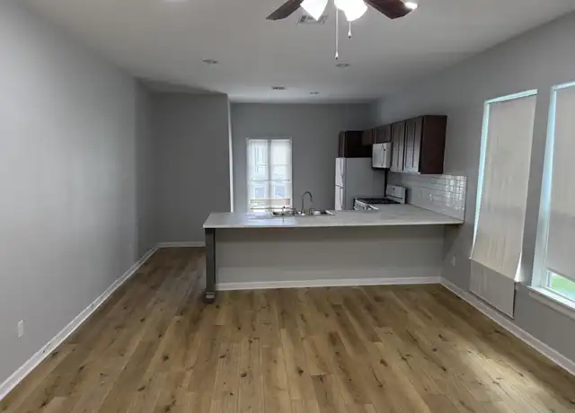 Property at 3703 Derbigny St, Metairie, LA, 70001, 1 bed, 1 bath, [object Object]