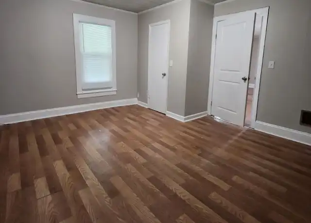 Property at 512 S Government St, Lincolnton, NC, 28092, 2 beds, 2 baths, [object Object]