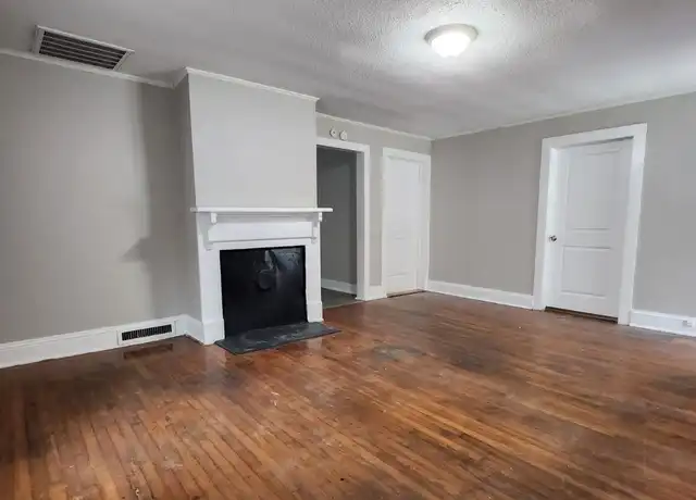 Property at 512 S Government St, Lincolnton, NC, 28092, 2 beds, 2 baths, [object Object]
