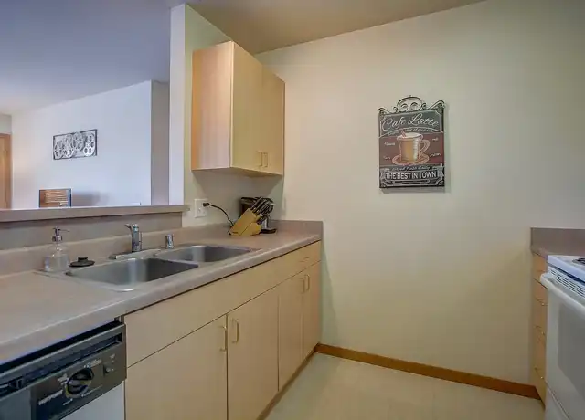 Property at University Heights - 2308 University Ave, Madison, WI, 53726, 0-2 beds, 1 bath, [object Object]