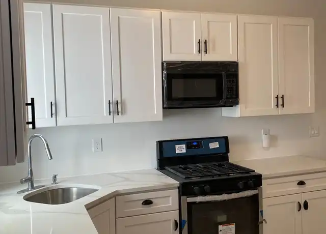 Property at 2 Andrew St, Bayonne, NJ, 07002, 1 bed, 1 bath, [object Object]