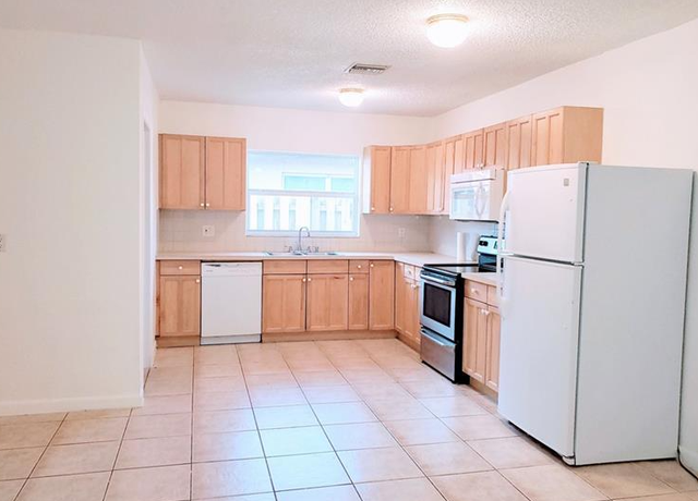 Photo of 4630 SW 43rd Ter, Fort Lauderdale, FL 33314