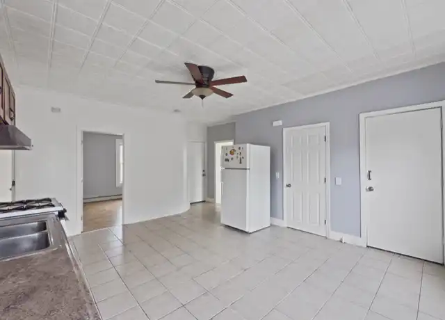 Property at 61 Knox St Unit 2, Lawrence, MA, 01841, 3 beds, 1 bath, [object Object]