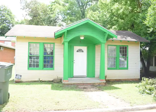 Property at 305 S Church St, Nacogdoches, TX, 75961, 3 beds, 1 bath, [object Object]