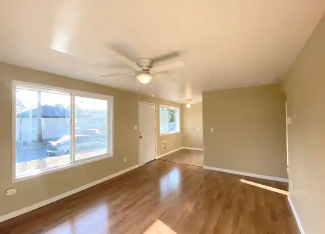 Property at 8814 Lochburn Ln SW Unit S-4, Lakewood, WA, 98499, 1 bed, 1 bath, [object Object]