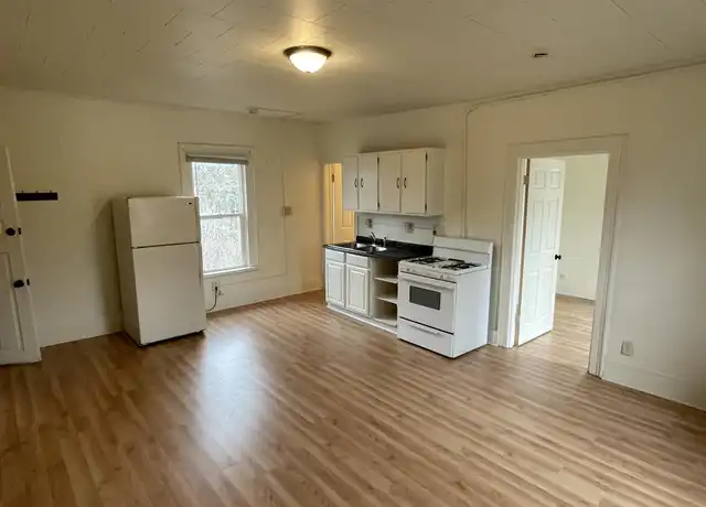 Property at 541 Germania St Unit B, Eau Claire, WI, 54703, 1 bed, 1 bath, [object Object]