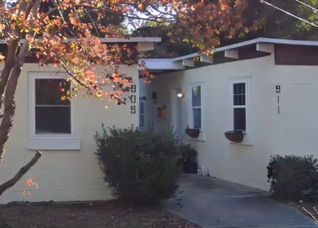 Property at 909 S 4th St, Wilmington, NC, 28401, 2 beds, 1 bath, [object Object]