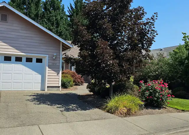 Property at 1850 SW J St, Grants Pass, OR, 97526, 3 beds, 2 baths, [object Object]