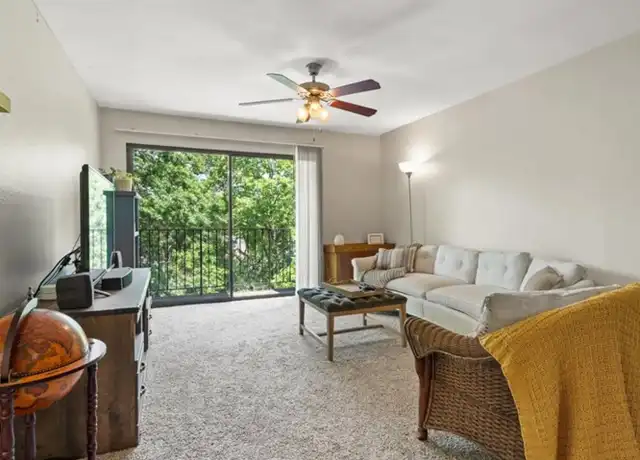 Property at 7620 Shawnee Mission Pkwy, Mission, KS, 66202, 1 bed, 1 bath, [object Object]