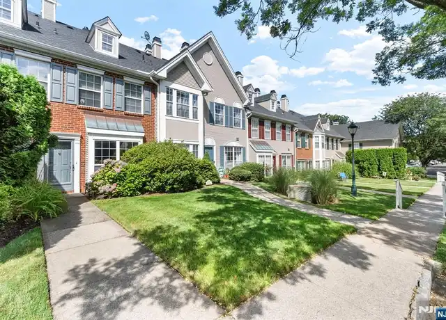 Property at 1086 Coventry Way #1086, Mahwah, NJ, 07430, 2 beds, 2.5 baths, [object Object]