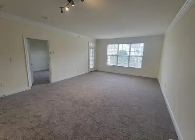 Property at 367 Samuel Cir, Parlin, NJ, 08859, 1 bed, 1 bath, [object Object]