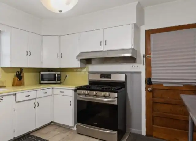 Property at 111 Marie Antoinette St, Lafayette, LA, 70506, 2 beds, 1.5 baths, [object Object]