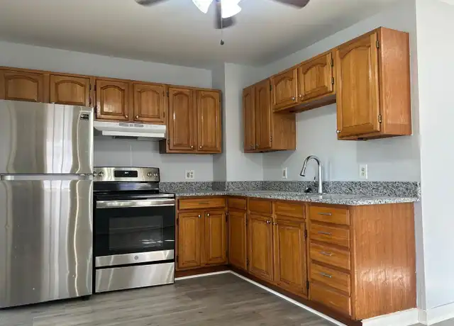 Property at 172 Charlton St Unit 172-1, Southbridge, MA, 01550, 3 beds, 1 bath, [object Object]