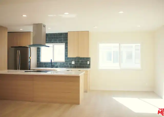 Property at 322 S Swall Dr #5, Los Angeles, CA, 90048, 2 beds, 2 baths, [object Object]