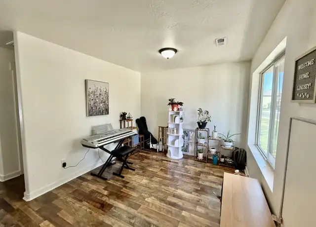 Property at 722 S Willow Park Dr, Lehi, UT, 84043, 4 beds, 2.5 baths, [object Object]