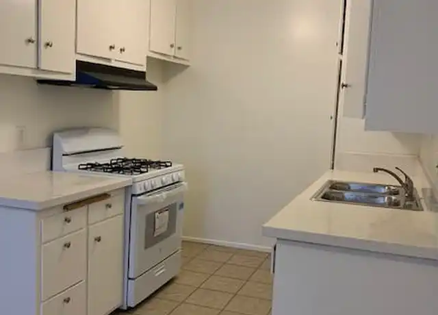 Property at 14160 Roscoe Blvd Unit 10, Panorama City, CA, 91402, 1 bed, 1 bath, [object Object]