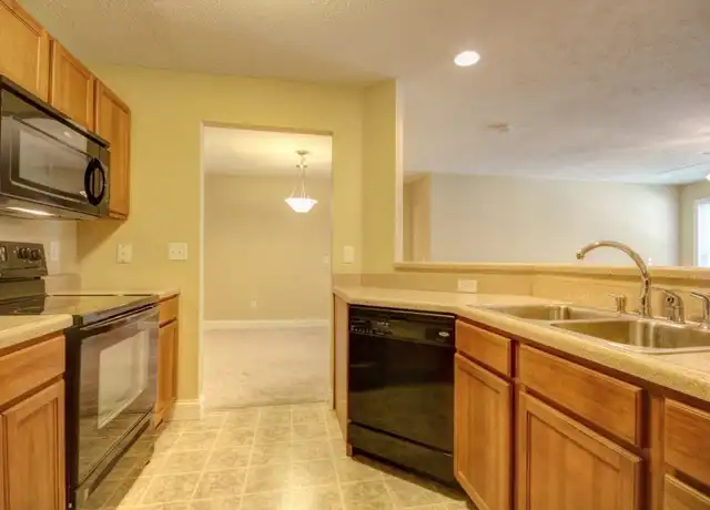 Property at 300 E Fairlawn Dr Unit 327V, Urbana, IL, 61801, 2 beds, 2 baths, [object Object]