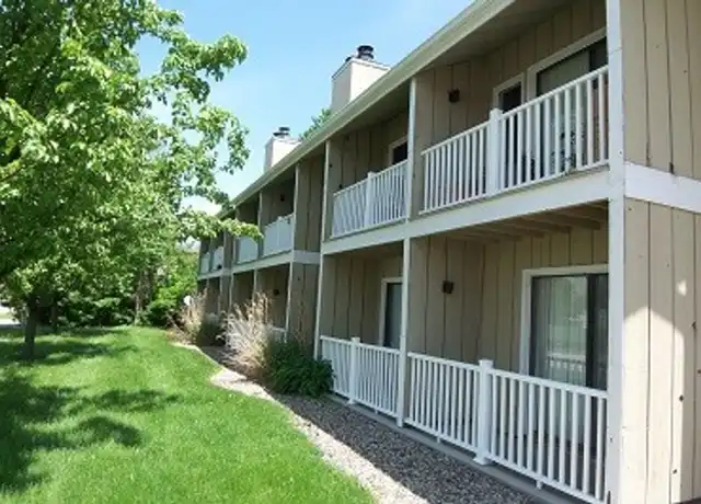 Property at 300 E Fairlawn Dr Unit 327V, Urbana, IL, 61801, 2 beds, 2 baths, [object Object]