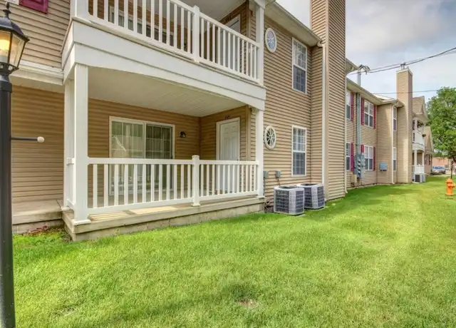 Property at 300 E Fairlawn Dr Unit 327V, Urbana, IL, 61801, 2 beds, 2 baths, [object Object]
