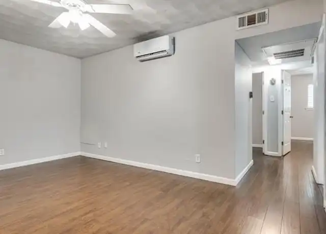 Property at 811 Skillman St #203, Dallas, TX, 75214, 2 beds, 1 bath, [object Object]