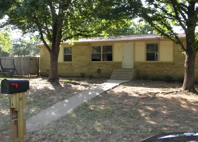 Property at 301 Windmere Cir, Corinth, TX, 76210, 3 beds, 2 baths, [object Object]