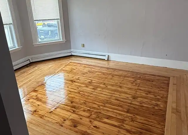 Property at 677 Western Ave Unit 1, Lynn, MA, 01905, 3 beds, 1 bath, [object Object]