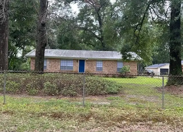 Property at 115 E Pine Ave, Satsuma, AL, 36572, 3 beds, 1.5 baths, [object Object]