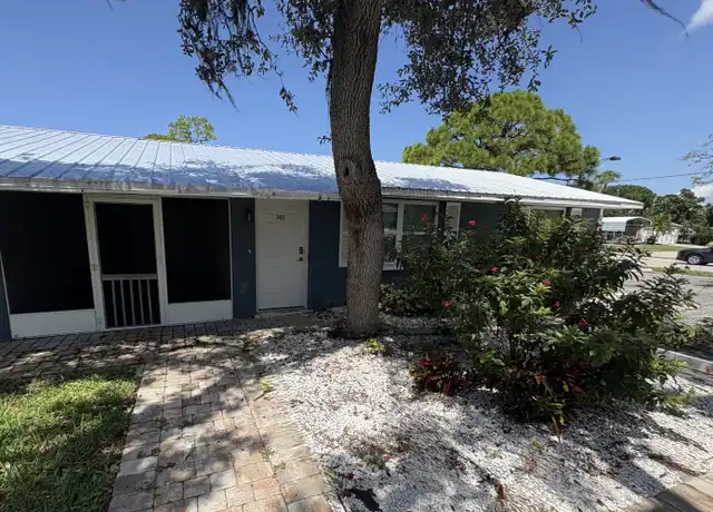Property at 302 Colonia Ln E, Nokomis, FL, 34275, 2 beds, 1 bath, [object Object]