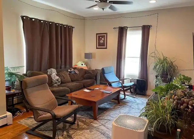Property at 309 Newton St Unit 309, Waltham, MA, 02453, 3 beds, 1 bath, [object Object]