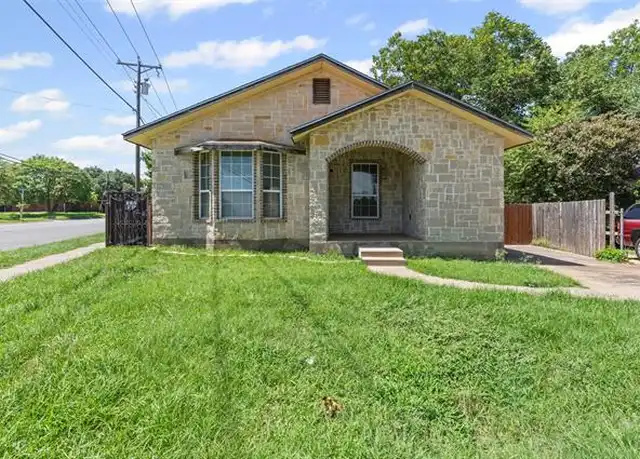 Property at 322 W Willingham St, Cleburne, TX, 76033, 4 beds, 2.5 baths, [object Object]