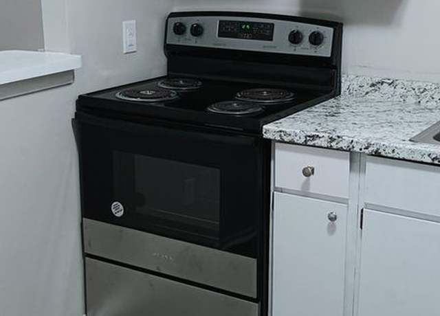 Photo of 1059 Memorial Ave, West Springfield, MA 01089