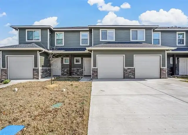Property at 206 Henderson St, Bonham, TX, 75418, 3 beds, 2.5 baths, [object Object]