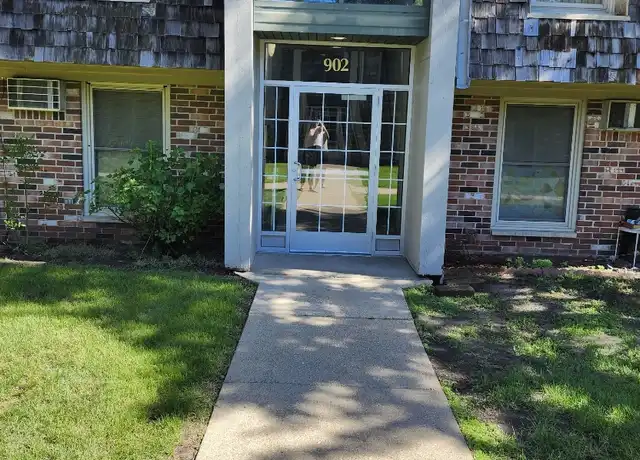 Property at 902 9th Ave S #2, Hopkins, MN, 55343, 2 beds, 1 bath, [object Object]
