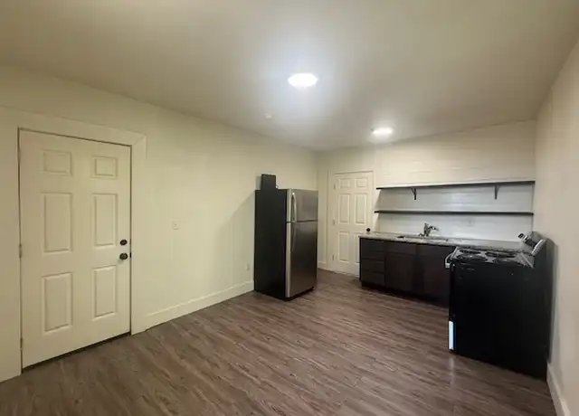 Property at 1306 E 2nd St S Unit 2, Tulsa, OK, 74120, 1 bed, 1 bath, [object Object]