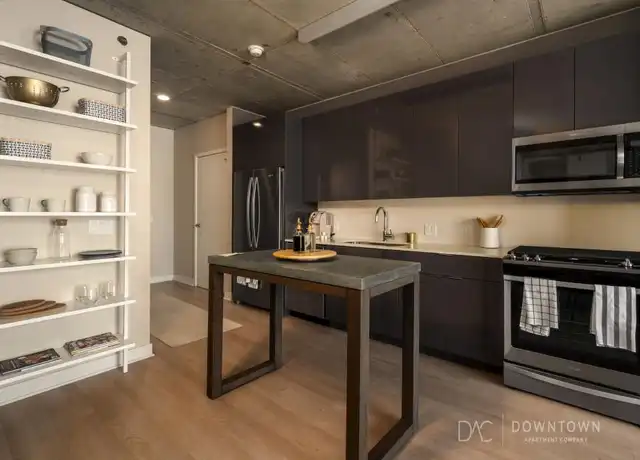 Property at 433 N Wells St, Chicago, IL, 60654, 1 bed, 1 bath, [object Object]