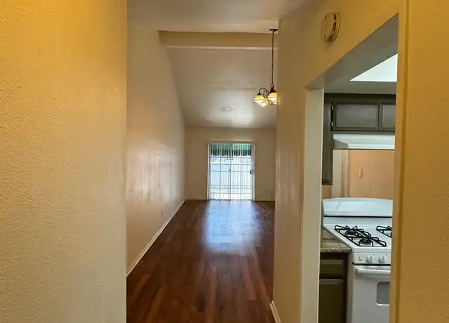Property at 1218 Long Beach Blvd Unit 2, Long Beach, CA, 90813, 2 beds, 1 bath, [object Object]