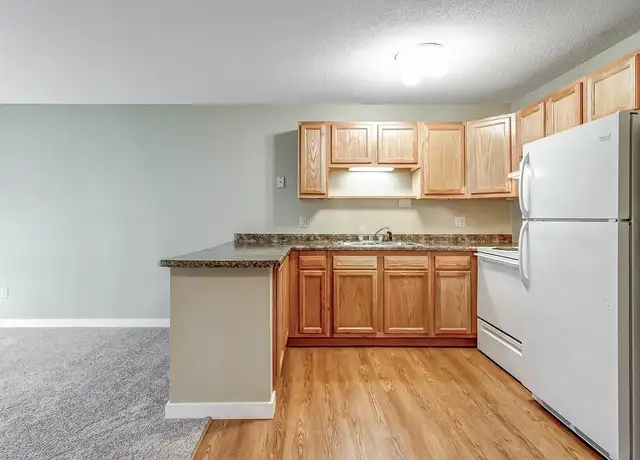 Photo of 390 Cottage Ave W, Saint Paul, MN 55117