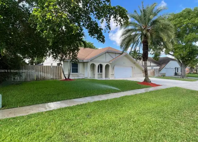 Property at 15972 E Wind Cir, Sunrise, FL, 33326, 3 beds, 2 baths, [object Object]
