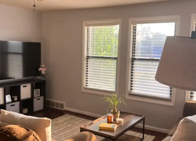 Property at 25749 Woodward Ave, Royal Oak, MI, 48067, 1 bed, 1 bath, [object Object]