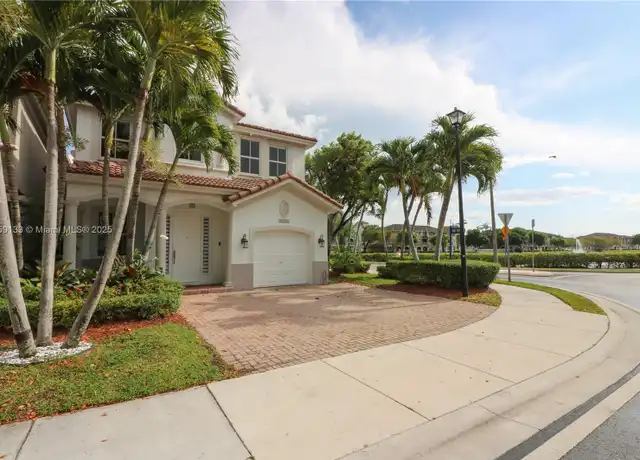 Property at 10868 NW 84th St, Doral, FL, 33178, 5 beds, 4 baths, [object Object]