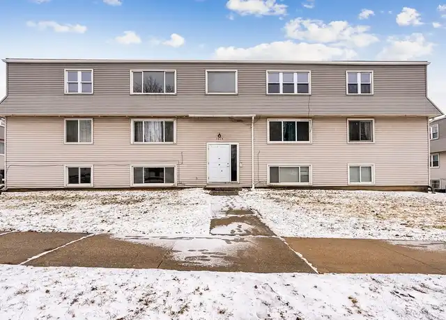 Property at Leavitt Park Apartments - Waterloo, IA - 1008 Leavitt St, Waterloo, IA, 50702, 2 beds, 1 bath, [object Object]