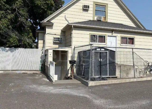Property at 706 S College Ave Unit B, College Place, WA, 99324, 1 bed, 1 bath, [object Object]